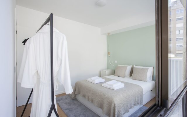 Отель Liiiving In Porto - Boavista Sunny Terrace Порту комната для гостей