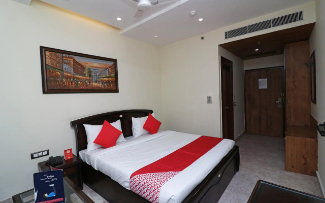 OYO Townhouse 18999 Prakash Continental Hotel