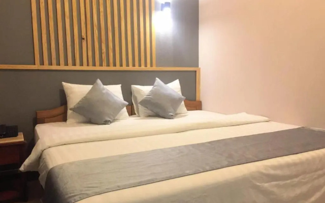 Na Nue Hotel