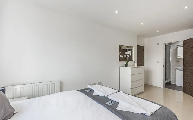 Canary Wharf Stylish Apartment