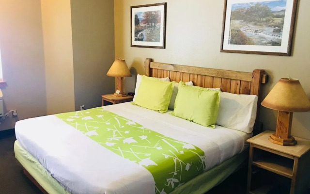 Boulder Creek Inn