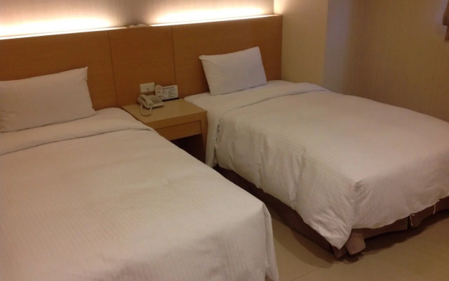 Chih Feng Hotel