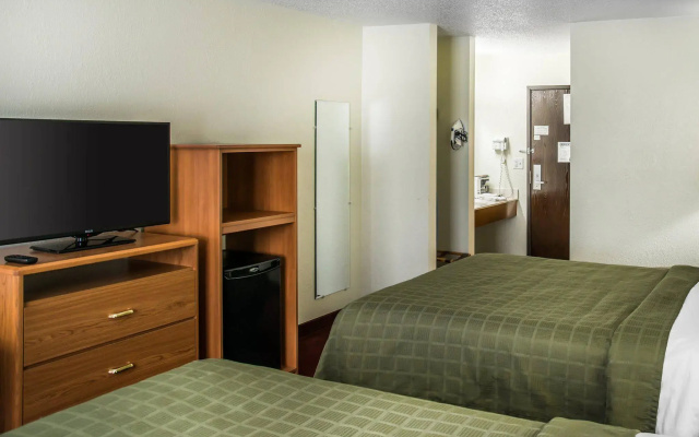 Hudson Inn & Suites
