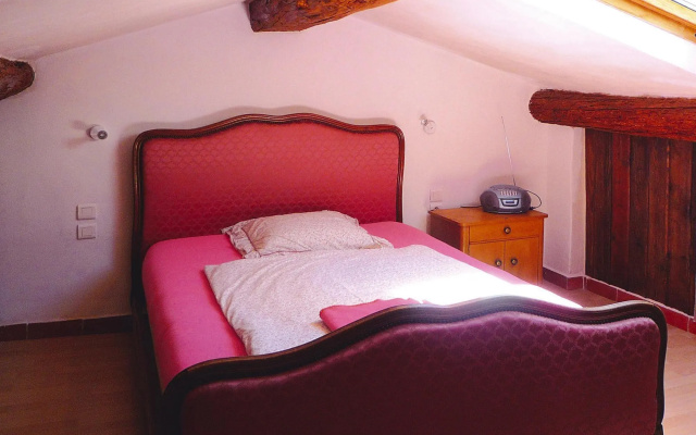 Cozy Noves Home With Pool Access