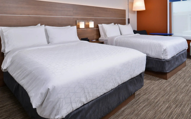 Holiday Inn Express & Suites Marshalltown by IHG