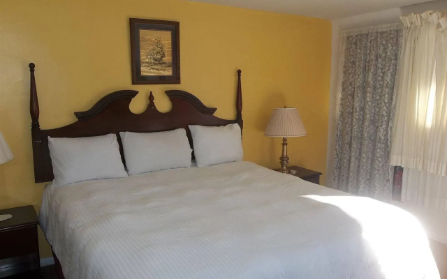 Catalina Airport Motel