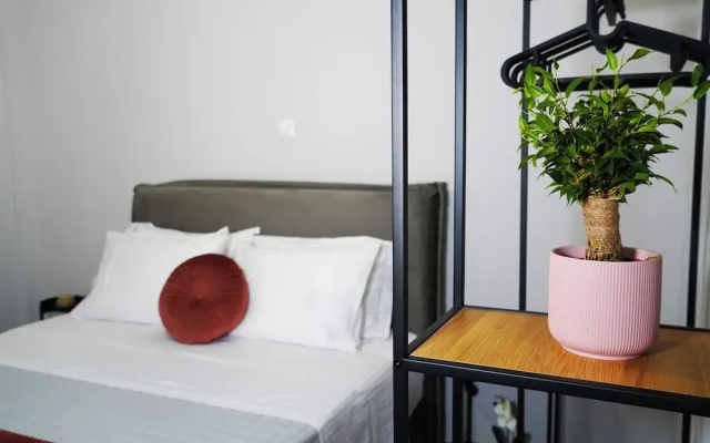 Athenian Petralona Suite