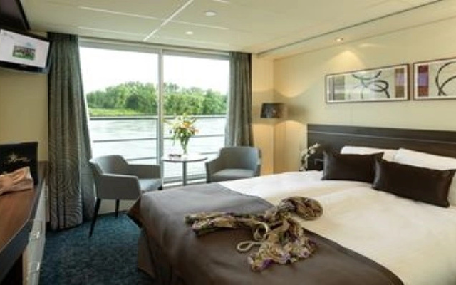 Crossgates Hotelship 4 Star - Osthafen - Frankfurt