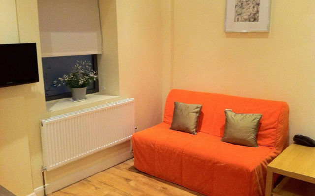 Lyall Apartment Hotel