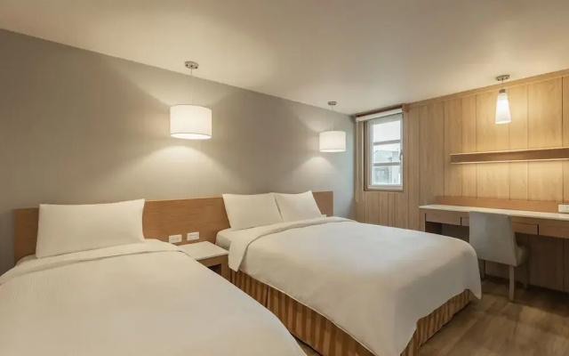 Kindness Hotel Tainan Chihkan Tower