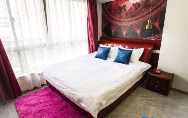 Huai'an Crystal Lover Themed Homestay (Leyuan Building Jinma Plaza)