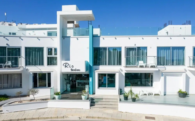 Rio Gardens - Adorable 1-bdr Apt w Balcony