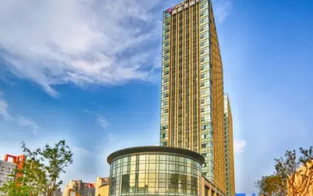 7Hao Zhenpin Hotel (Jinan Luneng Guihe Lingxiucheng Jin Street)