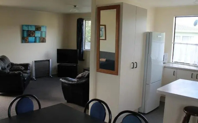 Richmond Motel & Top 10 Holiday Park