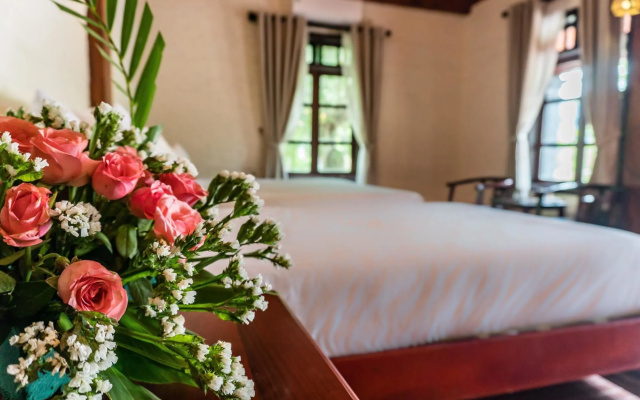 Mua Caves Ecolodge
