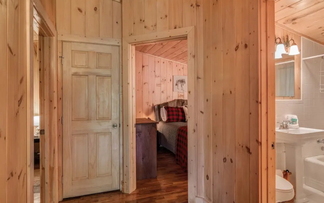 Treehouse Falls - 2 Br Home
