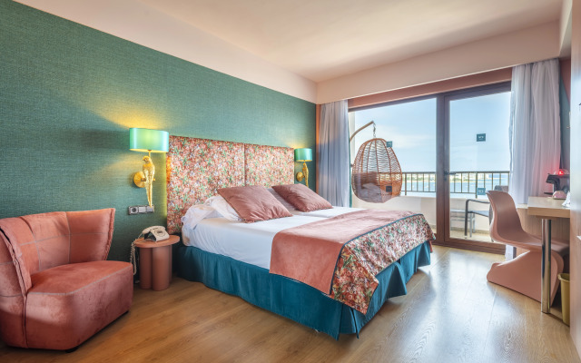 Отель NYX Hotel Ibiza - Adults Only