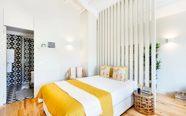 Porto Downtown Studio with Balcony