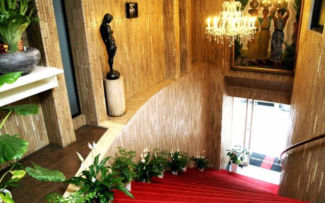 Tokyo Plaza Hotel вид на фасад