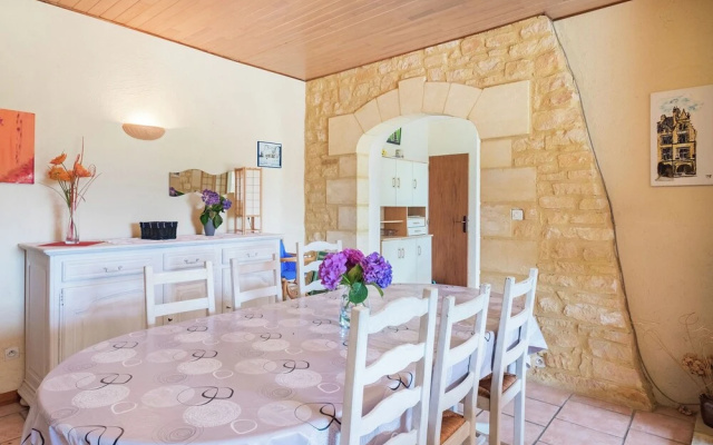 Modern Holiday Home in Marquay with a Private Swimming Pool