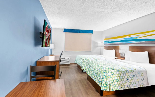 HomeTowne Studios by Red Roof & Conference Center Cortland