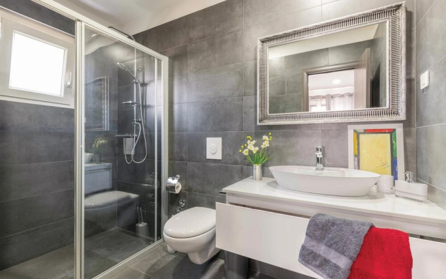 Beautiful Home in Filipana With Wifi, 2 Bedrooms and Sauna