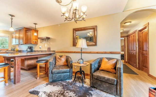 Cinnamon Ridge Building 1, #142