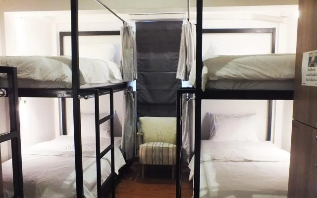 09 Hostel