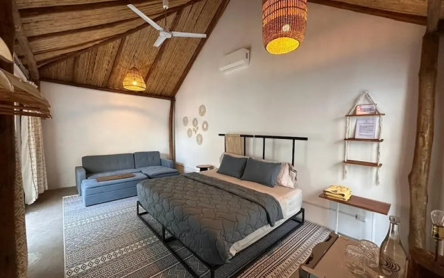 Curiol Boutique Hotel & Lounge