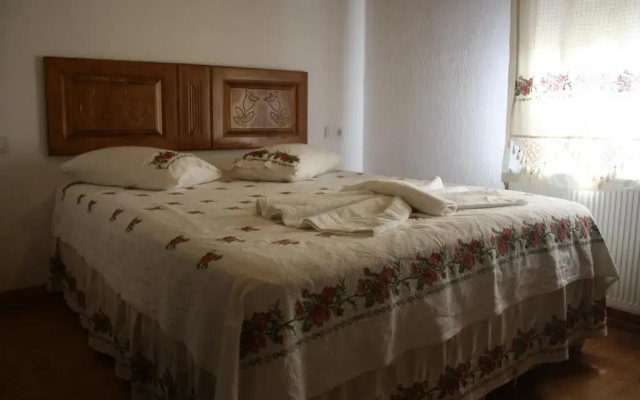 Birgi Cinaralti Pansiyon