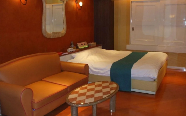 Hotel Large