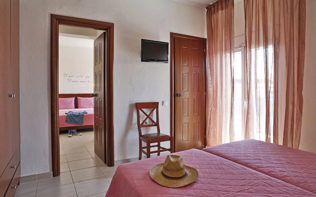Stratos Hotel