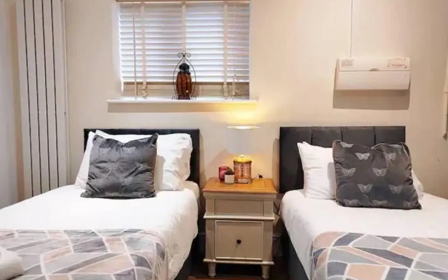 The Ayres House 2 bed Apartment in Cambridge