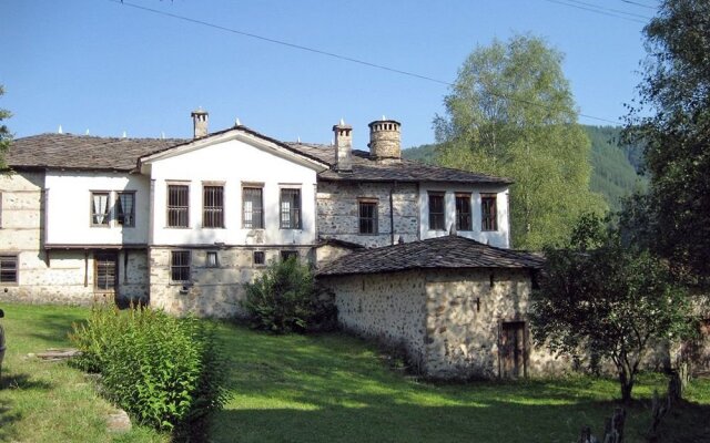 Отель Smilen Hotel Болгария, Смолян - отзывы, цены и фото номеров - забронировать отель Smilen Hotel онлайн вид на фасад