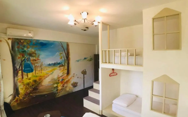 Shining Forest Hostel