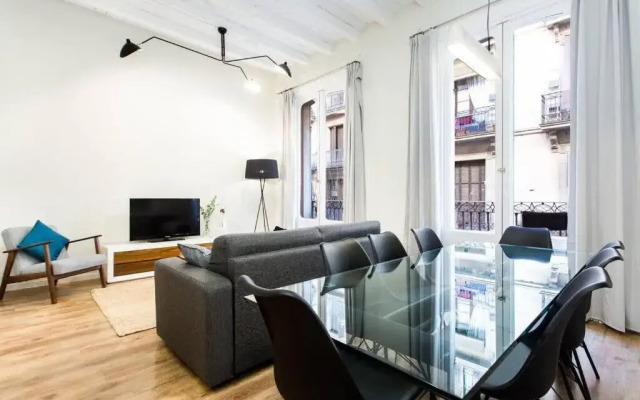 Bright and modern 4bedroom with terrace in Las Ramblas P2