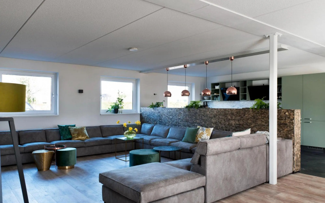Luxurious group home with hot tub in Vlagtwedde