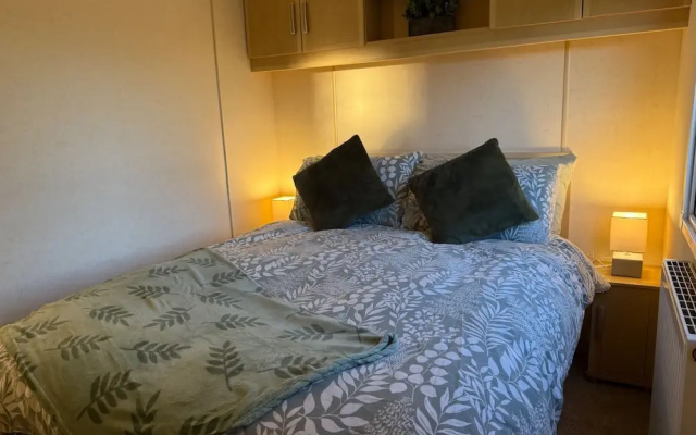 Captivating 2-bed Static Caravan in Holyhead