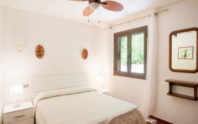 Ideal Apartment in Marinella near Beach with Shared Garden