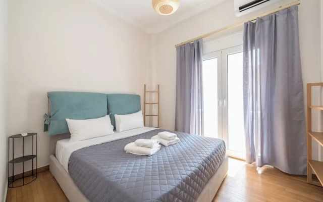 Stylish 2 Bd Urban Retreat Near Panormou