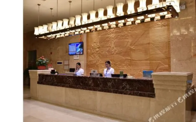 Vienna Hotel （Danzhou Baimajing Store）
