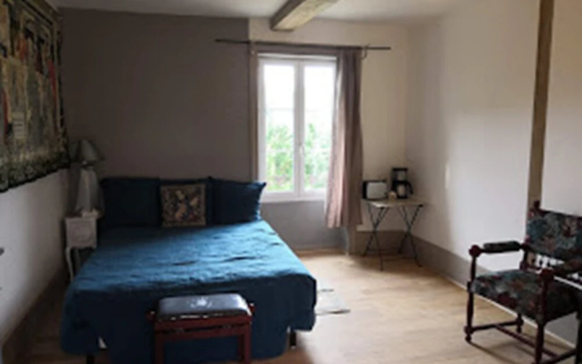 Chateau de Sainte Colombe Sur Gand