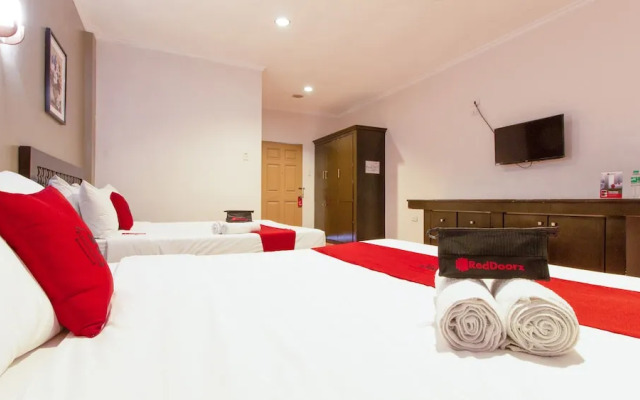 The Charm Bed and Breakfast by RedDoorz