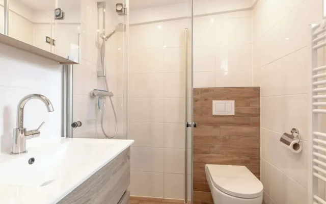 Bungalow in Sint Maartenszee Near Beach