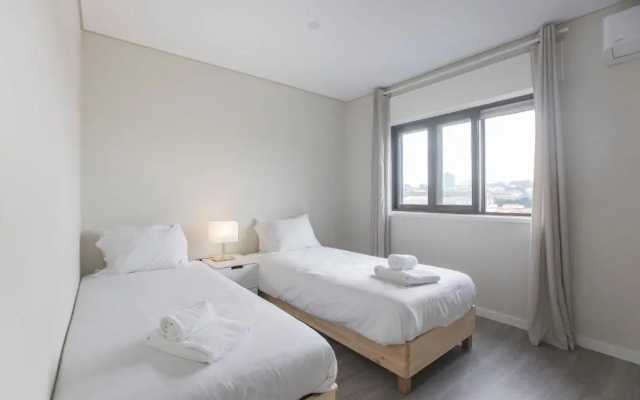 2BR Flat w/ AC & Great Views by LovelyStay