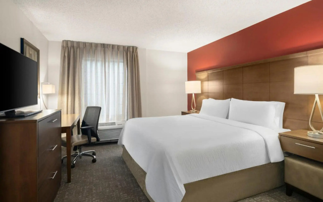 Staybridge Suites Indianapolis-Airport by IHG