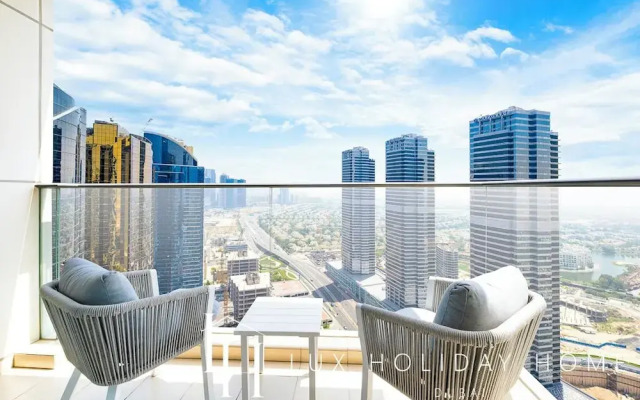 LUX The Bonnington JLT Suite