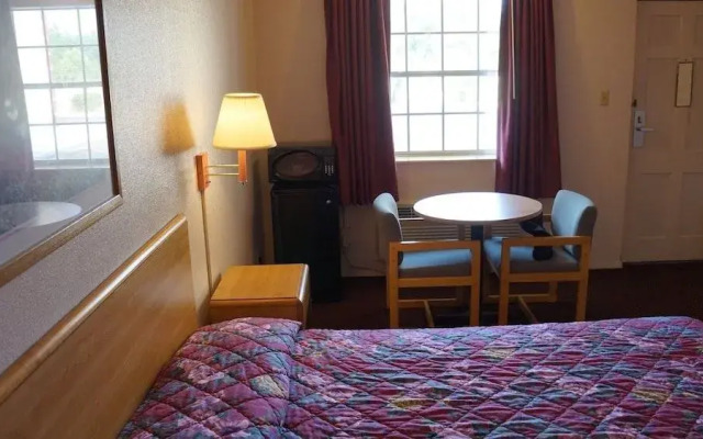 Travelers Inn