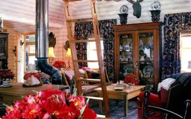 Goldilocks Cabin