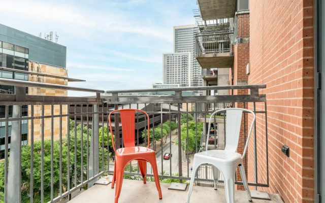 Austin Boutique 1BD 1BA Downtown Apartment